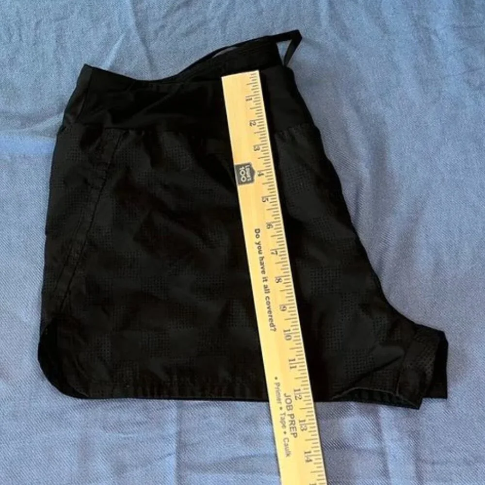 Nike Dri-Fit Athletic Shorts Size: XL Condition: Preloved – Excellent condition